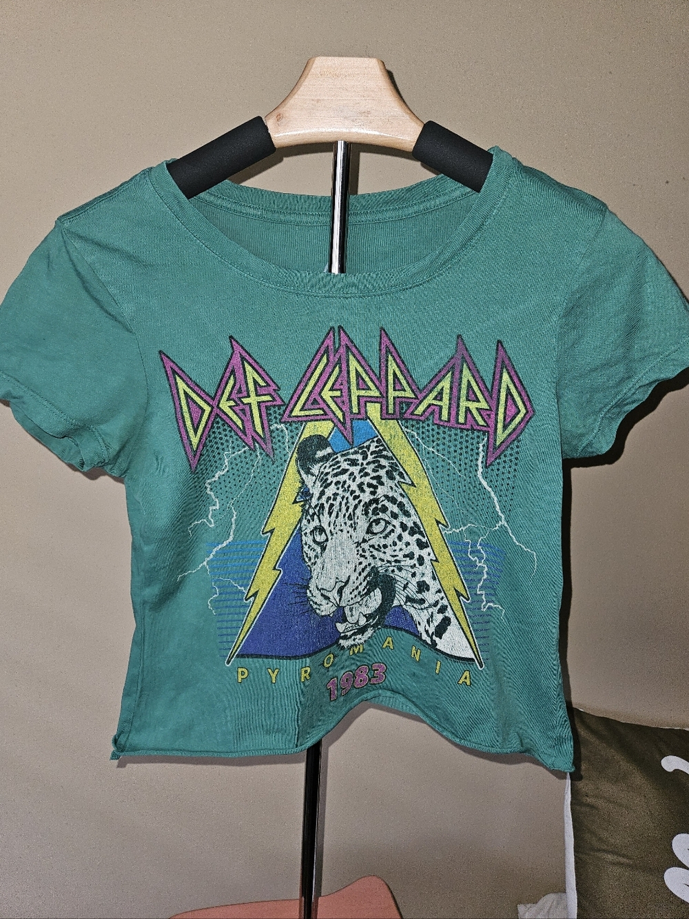 Urban Outfitters- Def Leppard Pyromania 1983 Cropped Baby Tee -  - Size XS